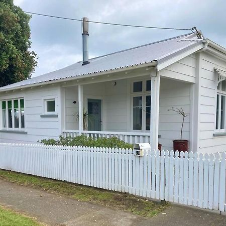 Artshack At The Beach Whanganui Exteriör bild