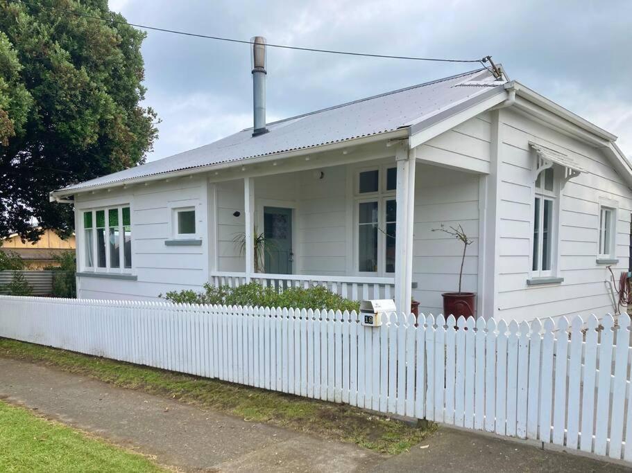 Artshack At The Beach Whanganui Exteriör bild